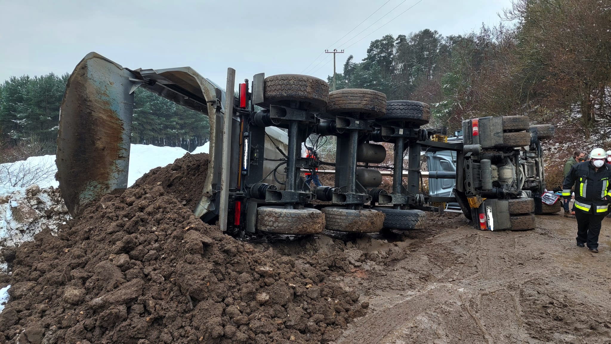 Unfall mit Straßenfahrzeugen, Verkehrshindernis Unfall mit Straßenfahrzeugen, Verkehrshindernis